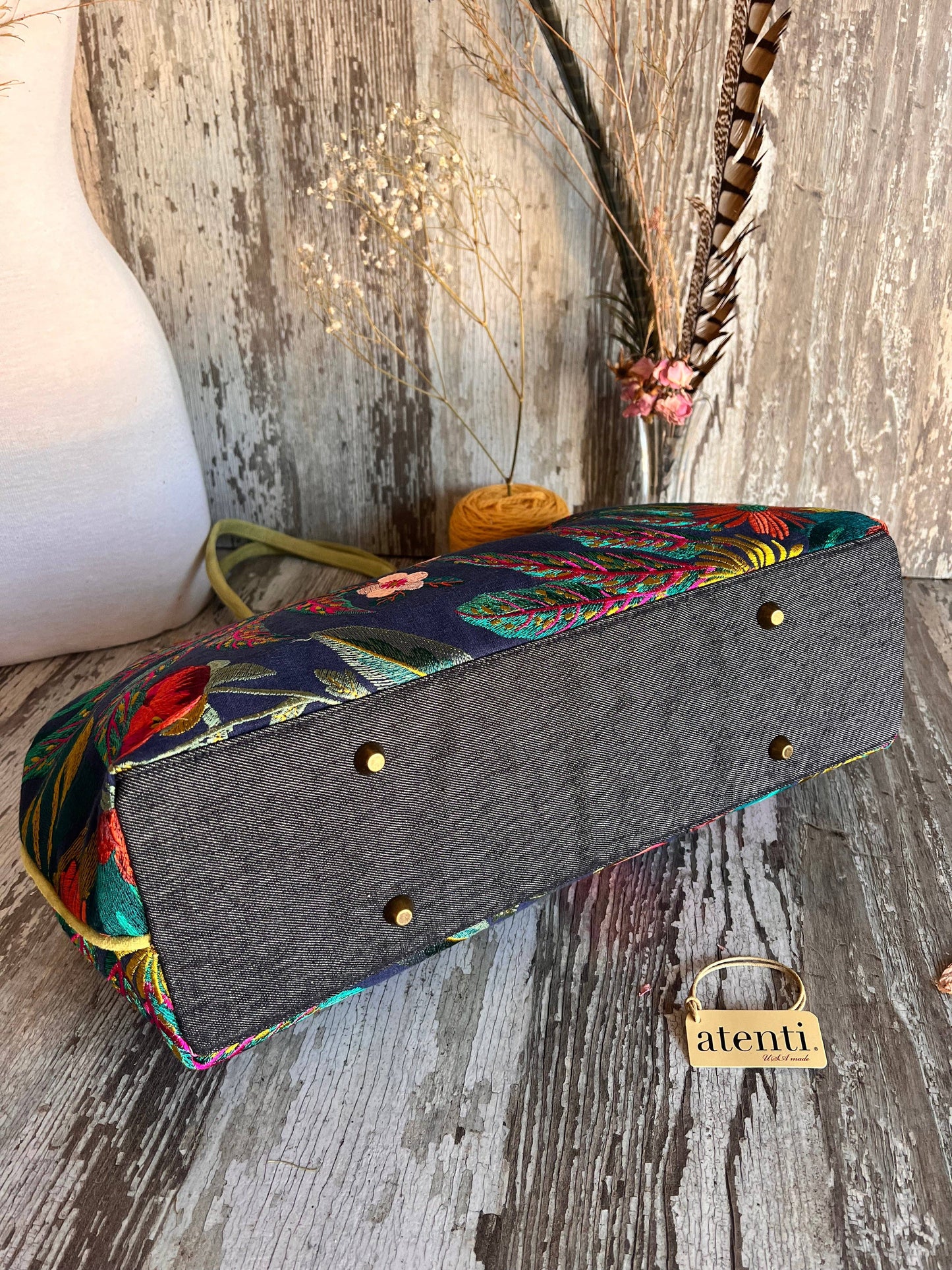 Flora Pioneer Purse
