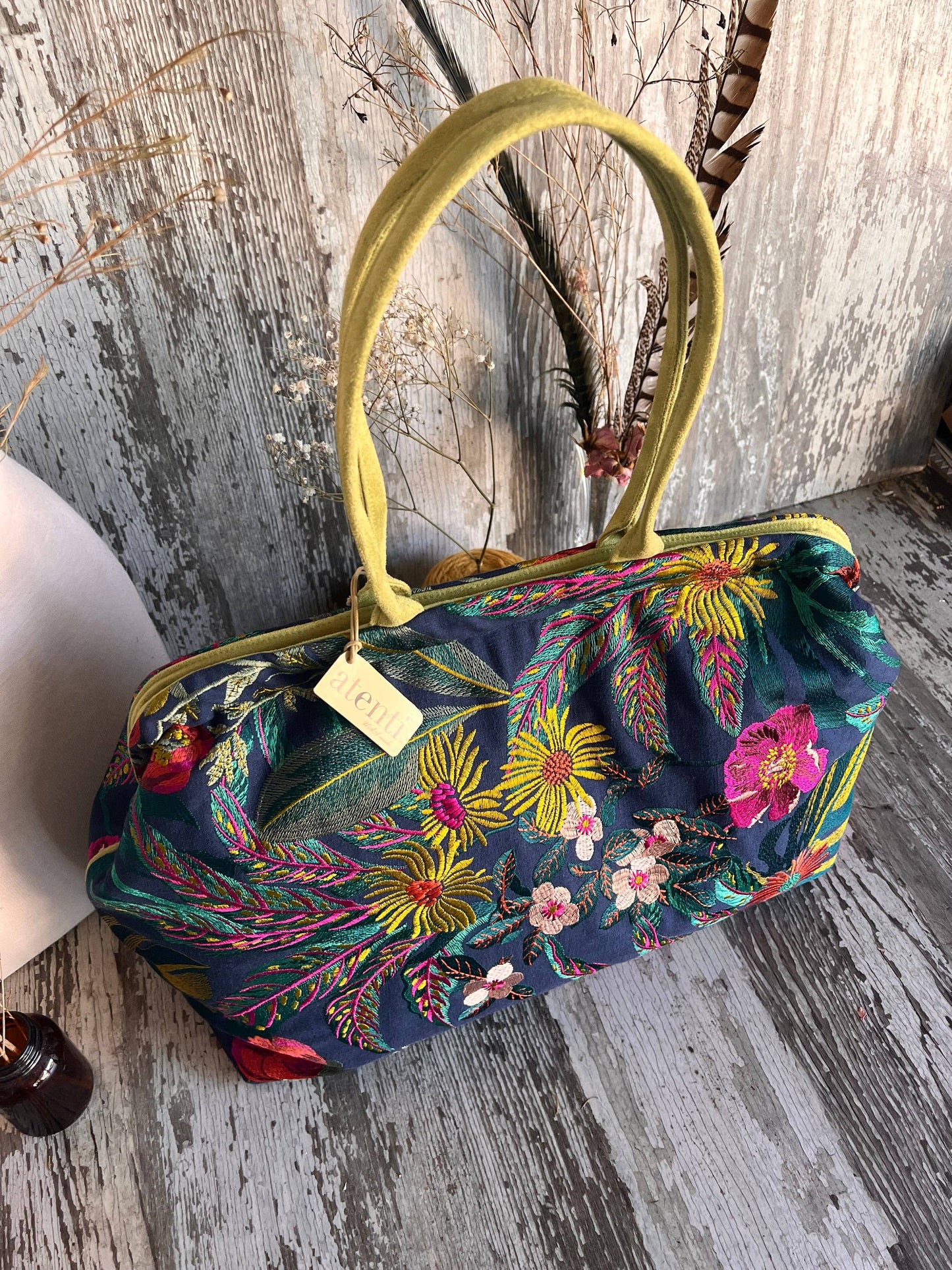 Flora Pioneer Purse