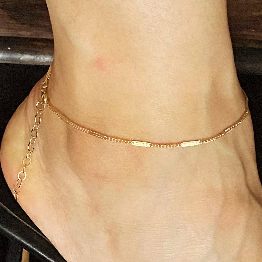 18k Gold Filled Pressed Detail Chain Anklet