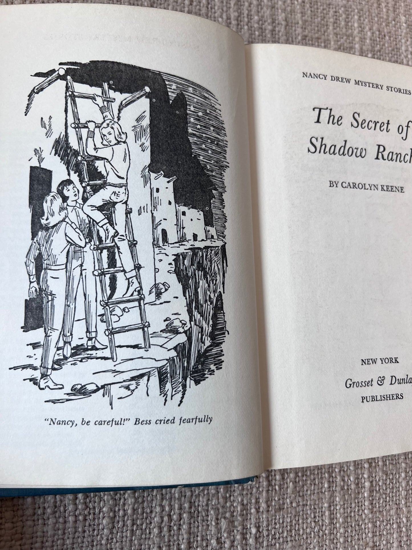 "The Secret of Shadow Ranch" - Vintage 1965 Nancy Drew Mystery #5