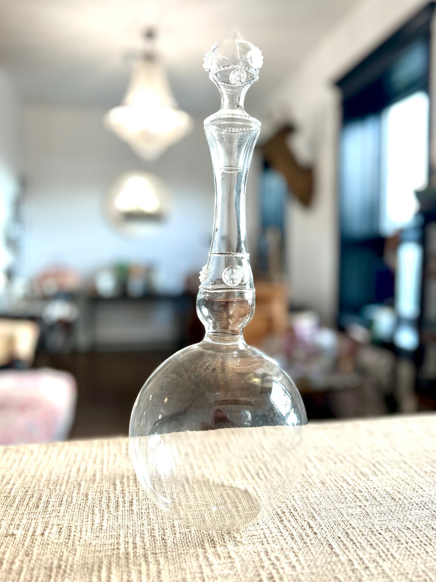 Delicate Glass Decanter with Stopper
