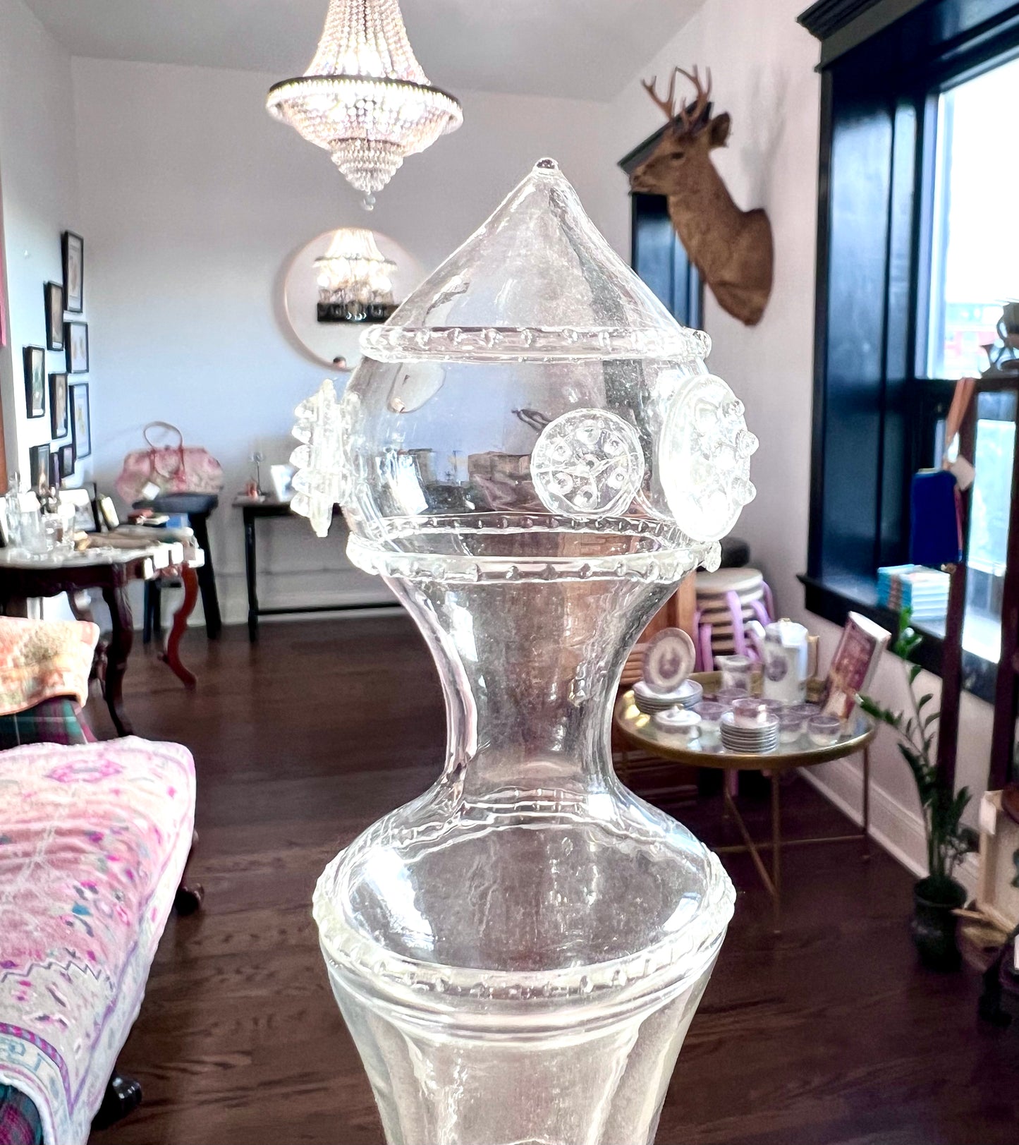 Delicate Glass Decanter with Stopper