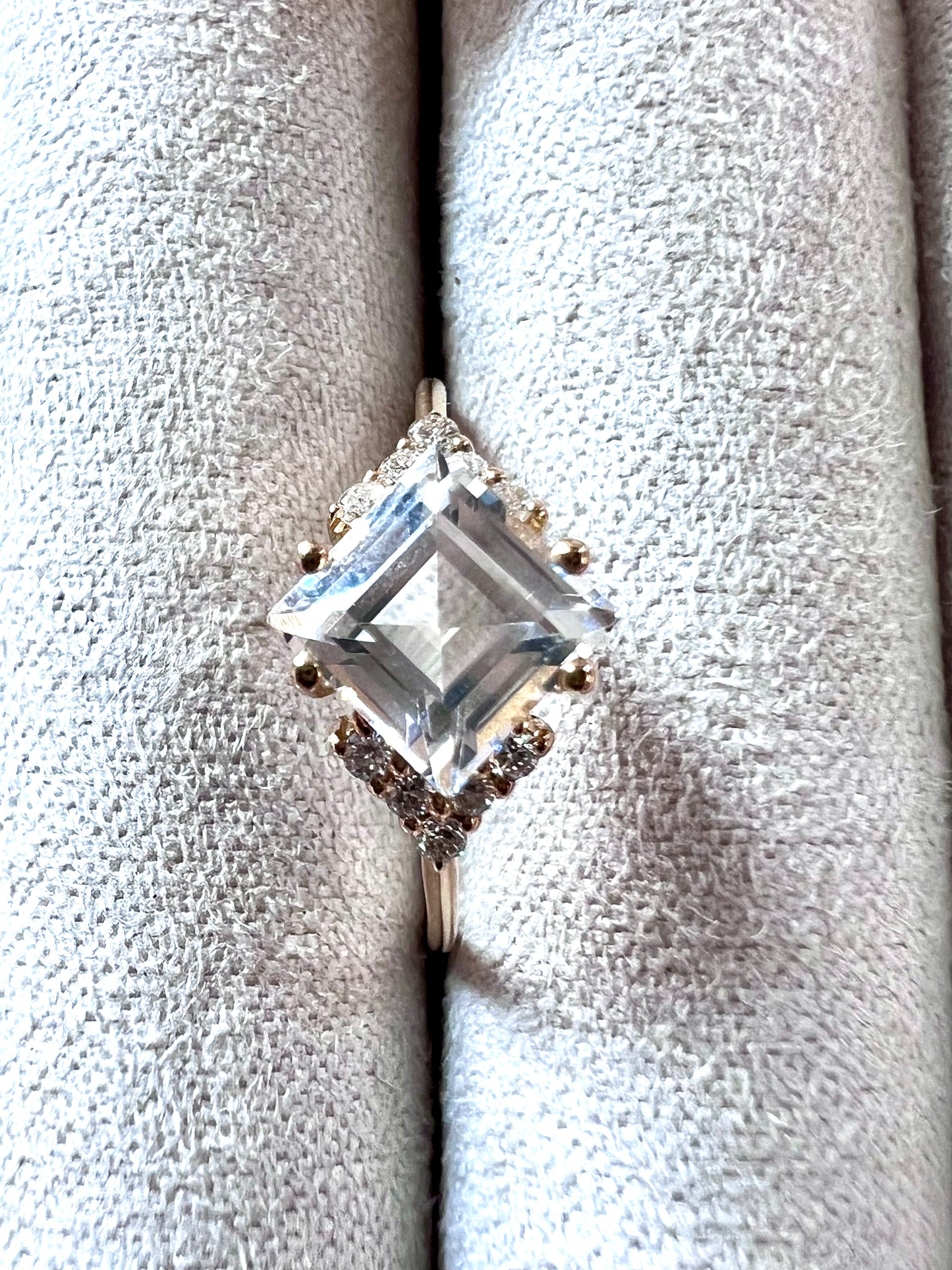 The Siren's Keep Ring - Topaz & Diamonds in 9k Gold, Size 5