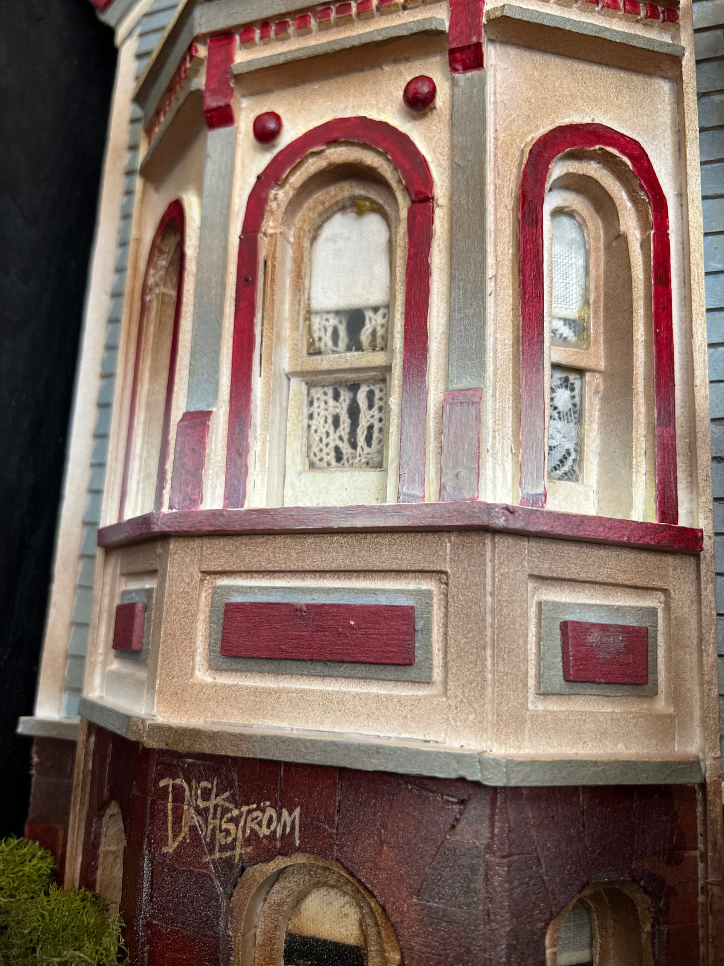 Chicago Victorian Cottage 2 - Shadow Box by Artist Dick Dahlstrom