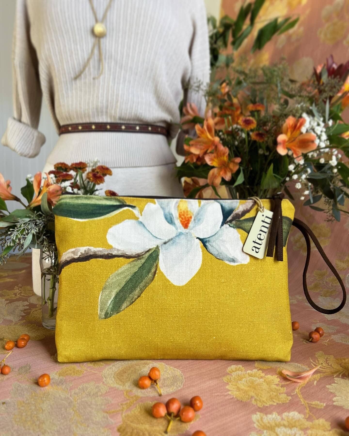 Magnolia Grand Pouch Purse