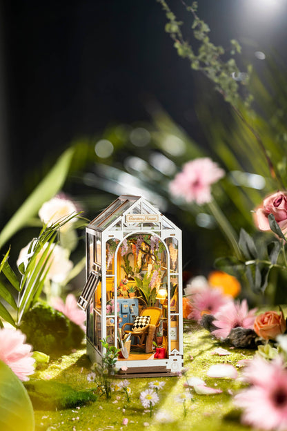 Garden House Book Nook Kit