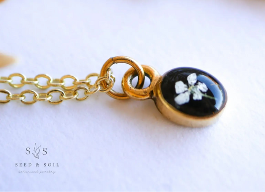 Queen Anne's Lace Oval Necklace