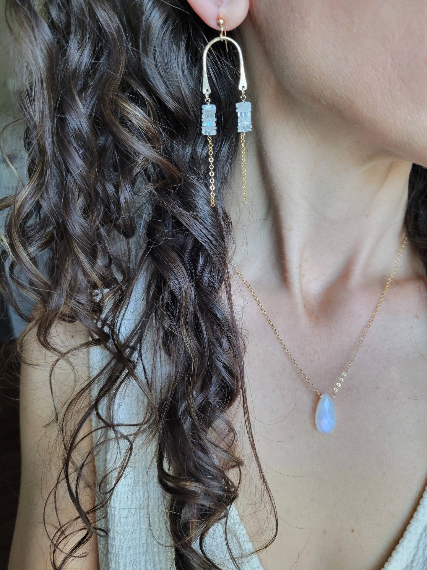 Moonstone Pendant Necklace : 16 in. / 14K Gold Filled