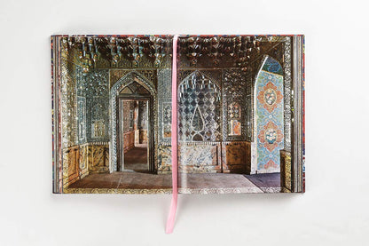 Cabana Anthology: Celebrating 10 Issues Of The Gloriously Opulent International Design Magazine - Hardcover
