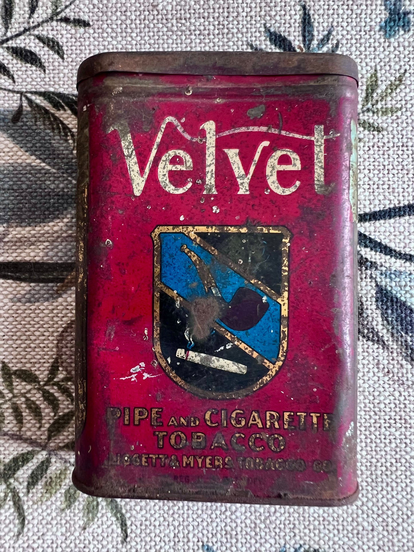 Antique Tobacco Tin - Velvet Pipe and Cigarette Tobacco 1