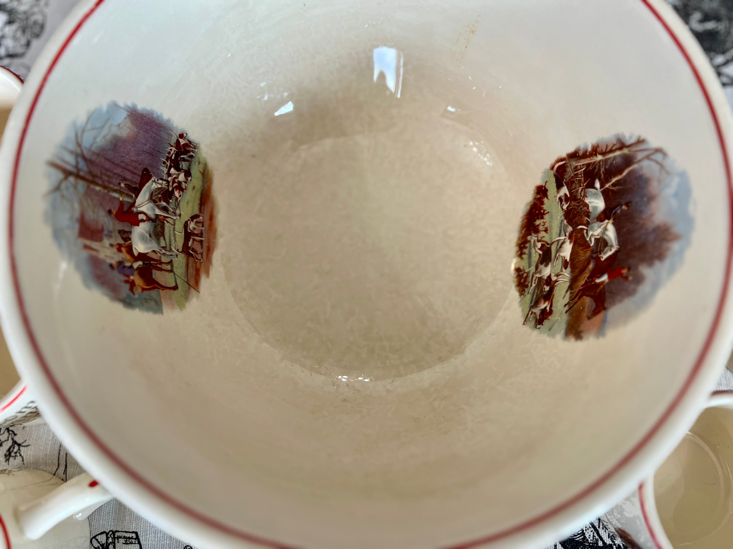 Vintage Tom & Jerry Hunting Scene Punch Bowl & Cups Set