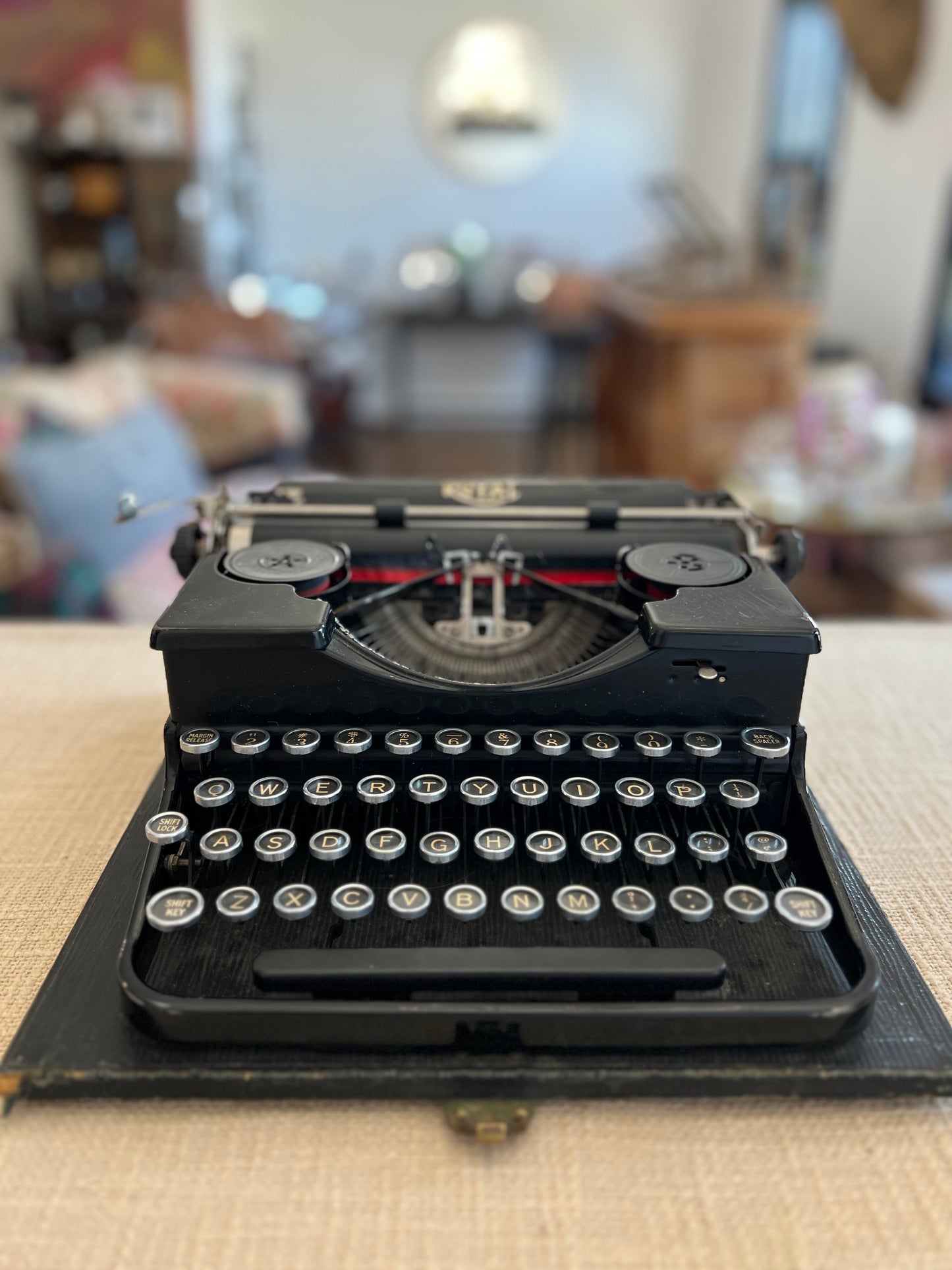 Royal Portable Typewriter circa 1920s–1930s