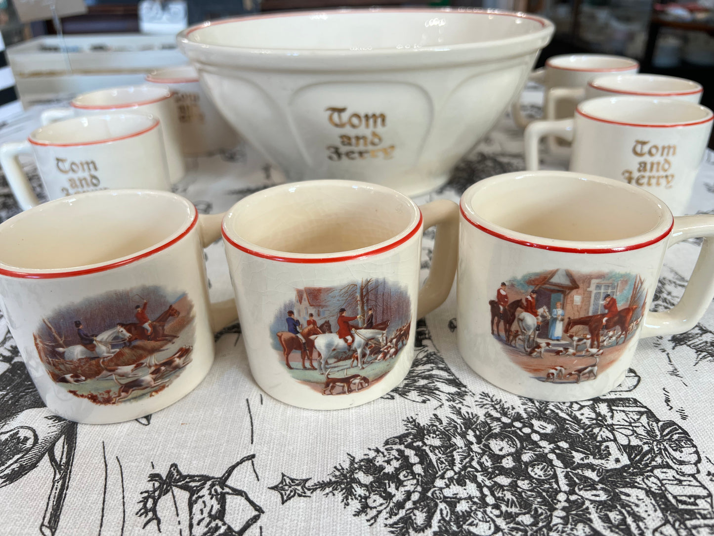 Vintage Tom & Jerry Hunting Scene Punch Bowl & Cups Set