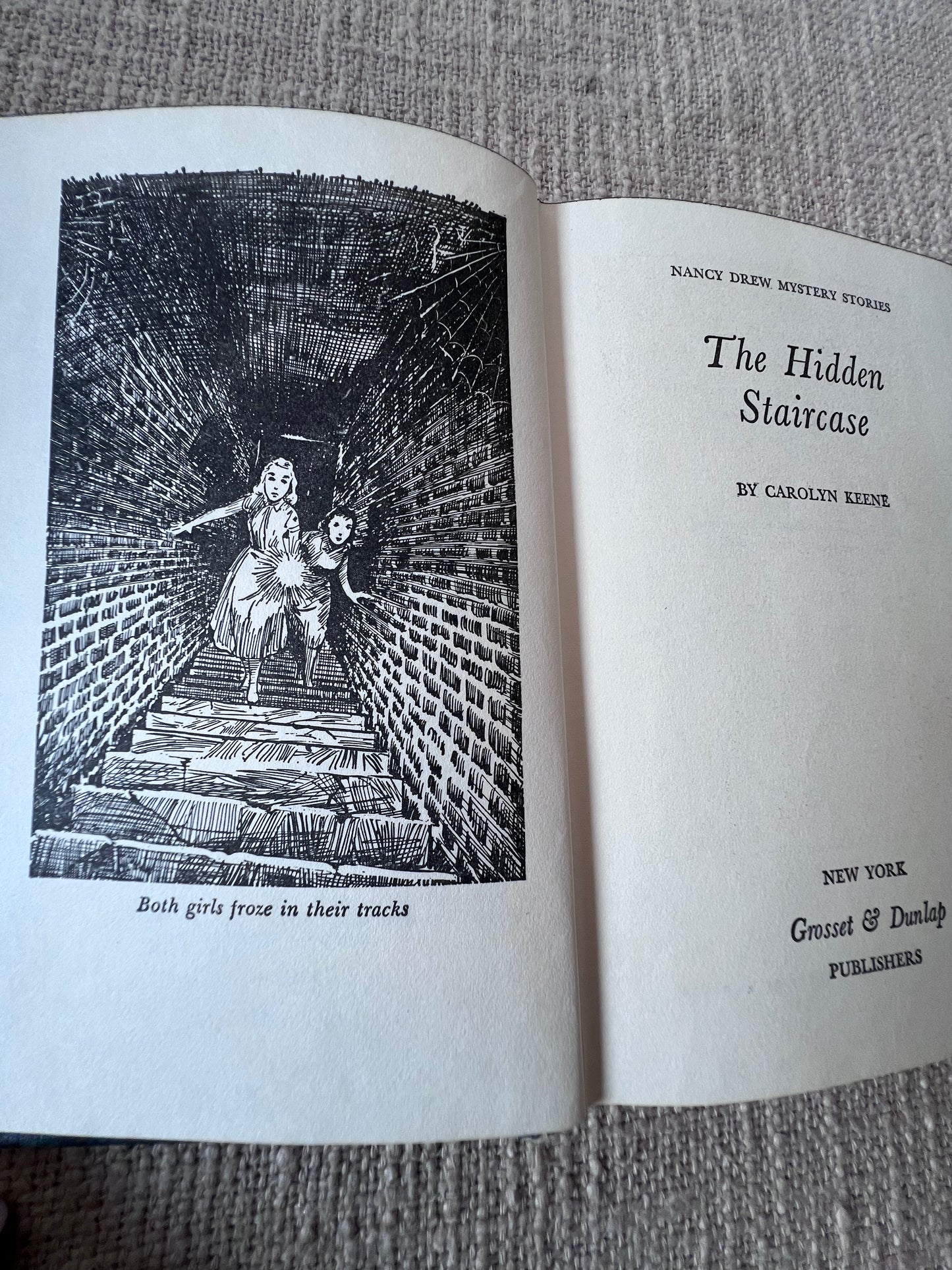 "The Hidden Staircase" - Vintage 1959 Nancy Drew Mystery #2