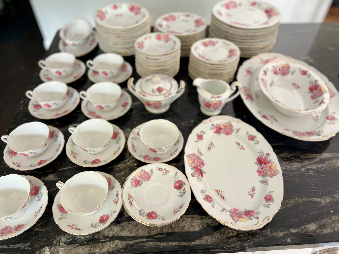 Aladdin Fine China “Fiesta” – Occupied Japan Dinnerware Set – 86-Piece Set