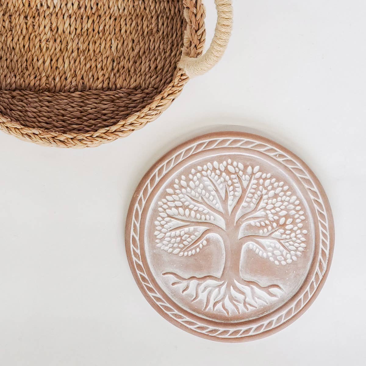 Handmade Bread Warmer & Wicker Basket - Tree of Life Round Pattern