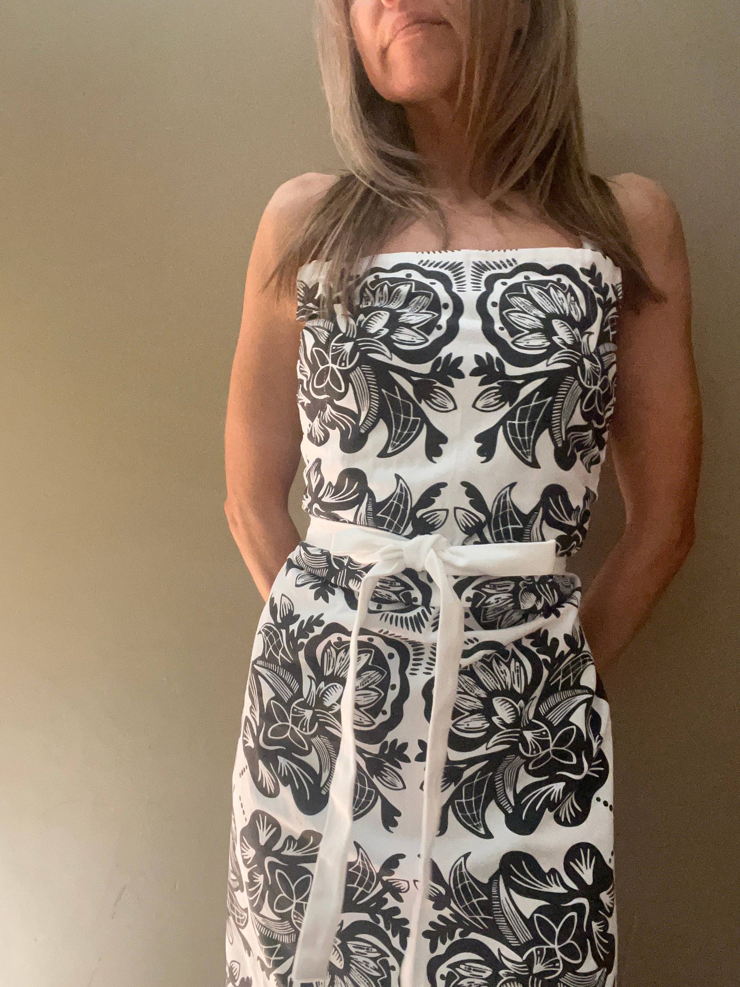 Black Rosemaling Cotton Apron Silkscreened by Illinois Maker