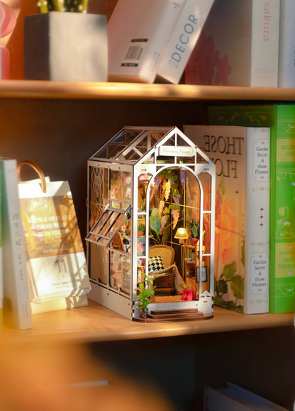 Garden House Book Nook Kit