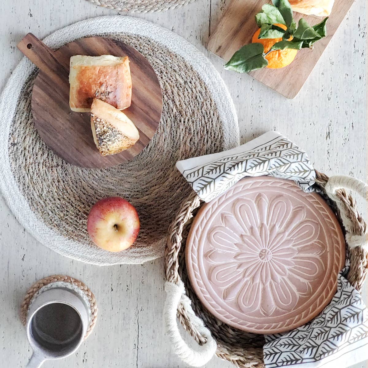 Handmade Bread Warmer & Wicker Basket - Floral Round Pattern