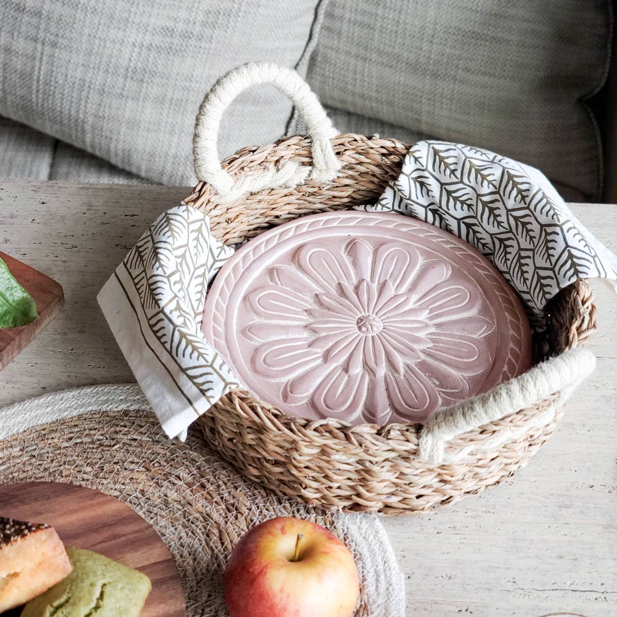Handmade Bread Warmer & Wicker Basket - Floral Round Pattern