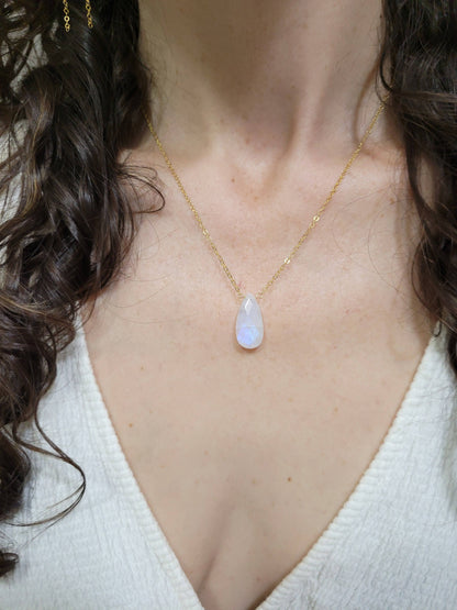 Moonstone Pendant Necklace : 16 in. / 14K Gold Filled